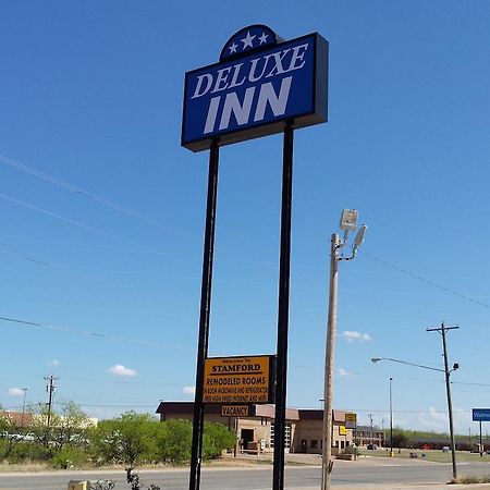 Deluxe Inn Stamford Extérieur photo