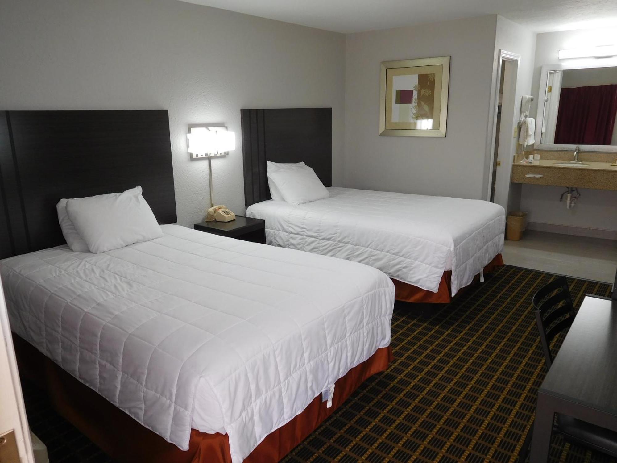 Deluxe Inn Stamford Extérieur photo